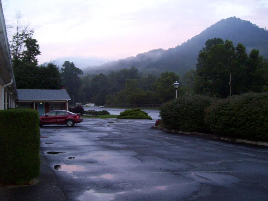 Parkway Inn Waynesville Esterno foto