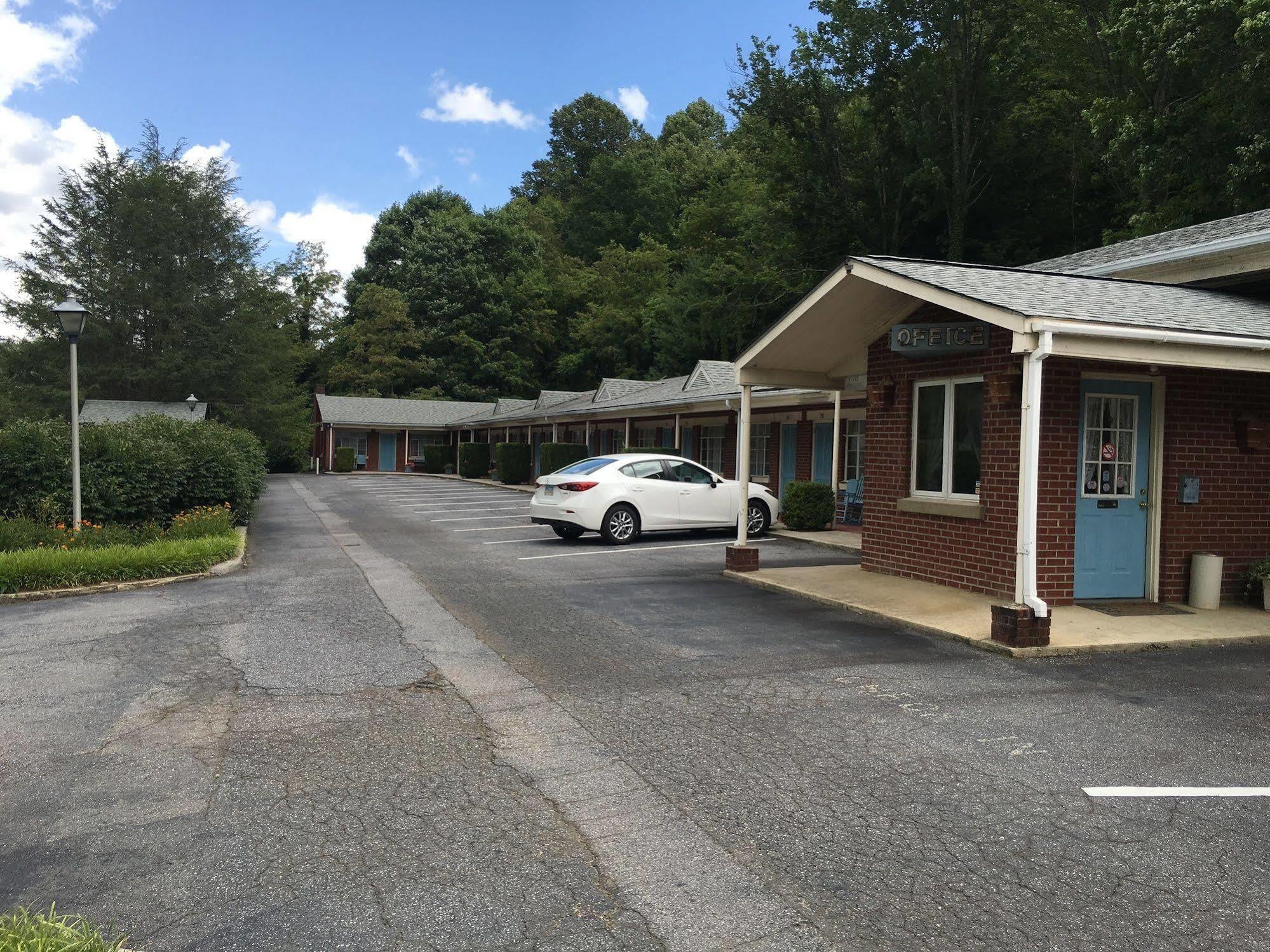 Parkway Inn Waynesville Esterno foto